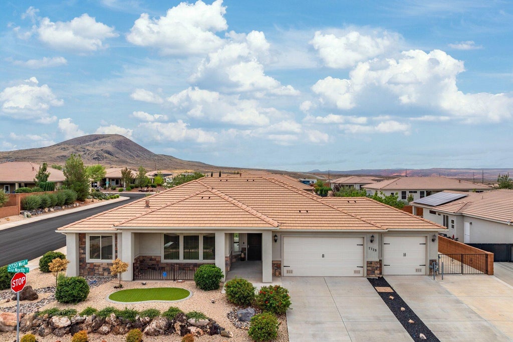 Photo of 2729 W 310 N, Hurricane, UT 84737 (MLS # 118342)