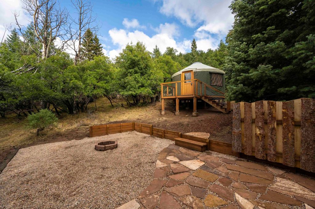 Photo of 118 N Fir CIR, Duck Creek Village, UT 84762 (MLS # 112940)