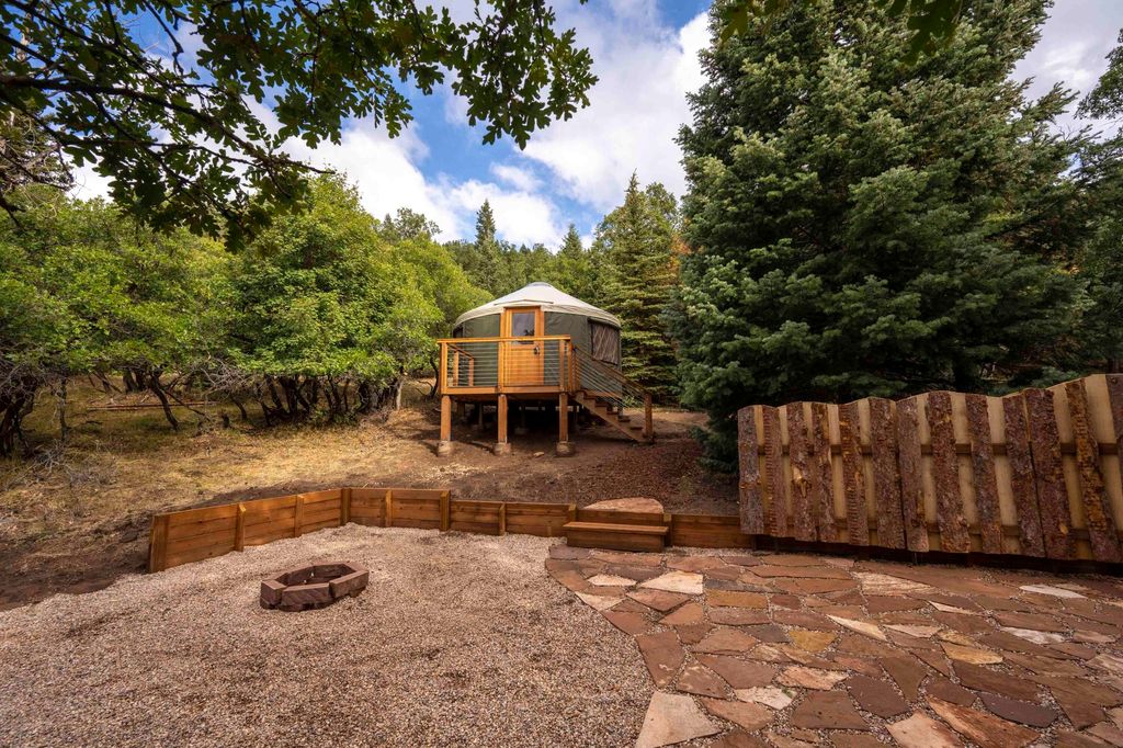 Photo of 118 N Fir CIR, Duck Creek Village, UT 84762 (MLS # 112940)