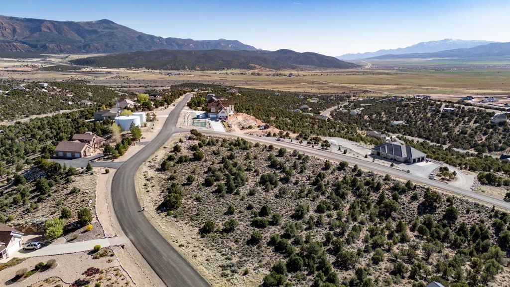 Photo of 1460 S Hill Crest Dr, Cedar City, UT 84720 (MLS # 115518)