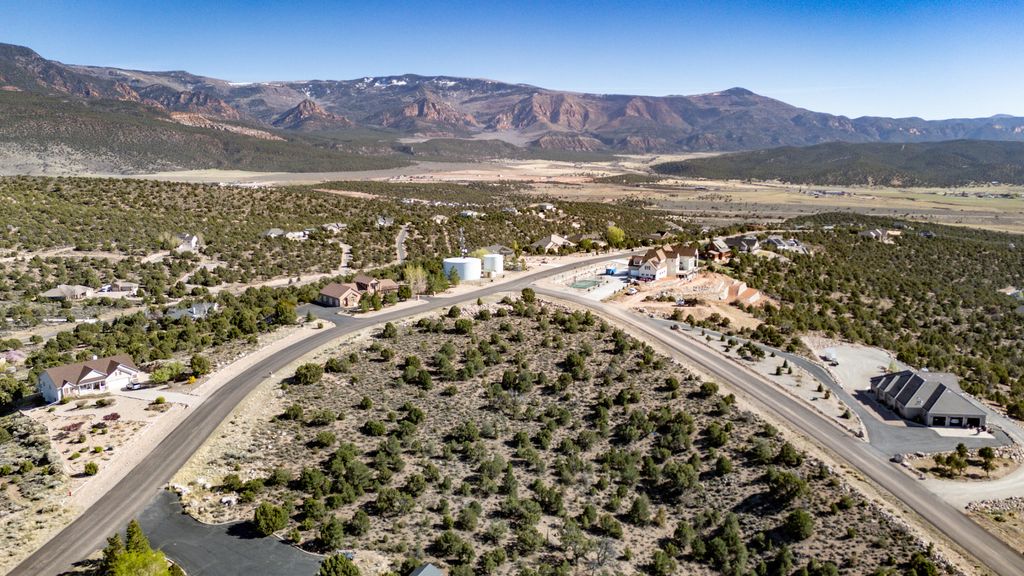 Photo of 1460 S Hill Crest Dr, Cedar City, UT 84720 (MLS # 115518)