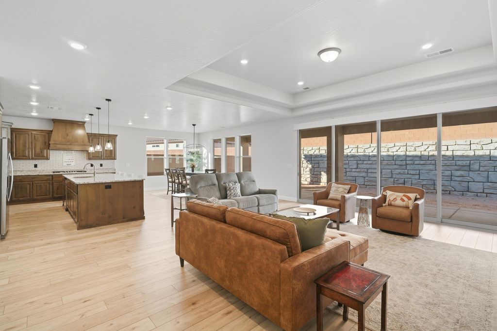 Photo of 438 W CAMINO OSO Dr, Washington, UT 84780 (MLS # 114215)