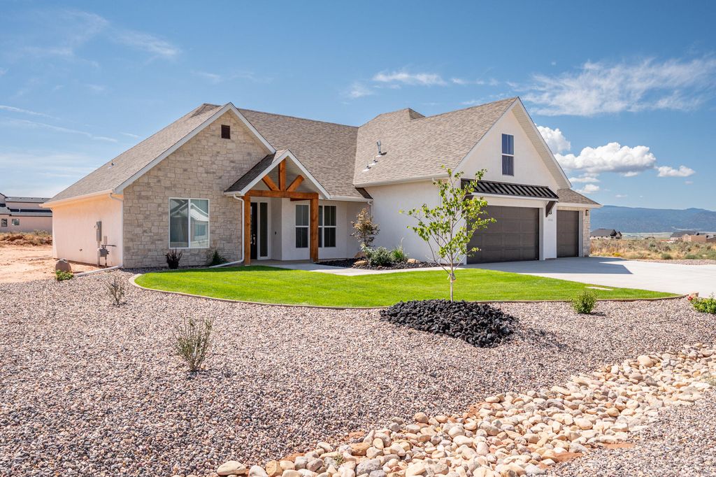 Photo of 4203 W 1800 S, Cedar City, UT 84720 (MLS # 113635)