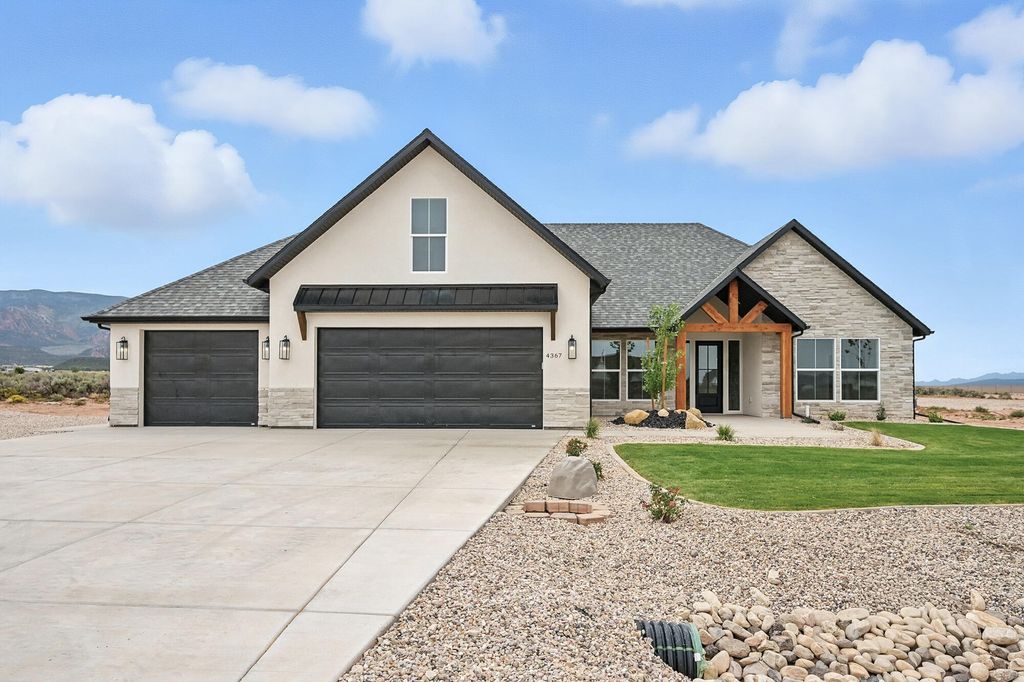 Photo of 4367 W 1900 S, Cedar City, UT 84720 (MLS # 112971)