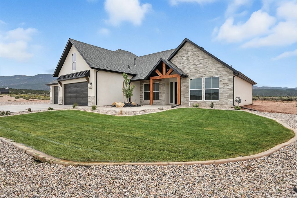 Photo of 4367 W 1900 S, Cedar City, UT 84720 (MLS # 112971)