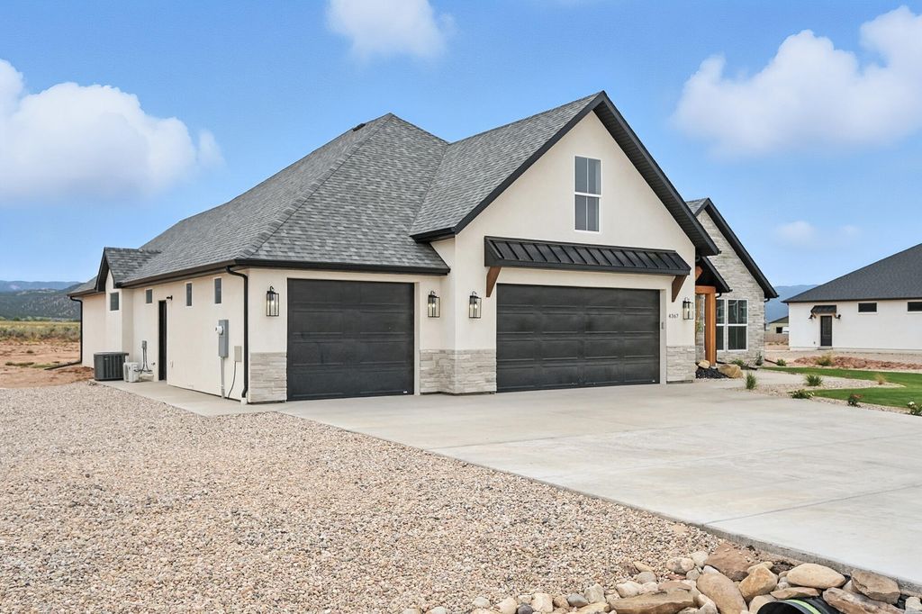 Photo of 4367 W 1900 S, Cedar City, UT 84720 (MLS # 112971)