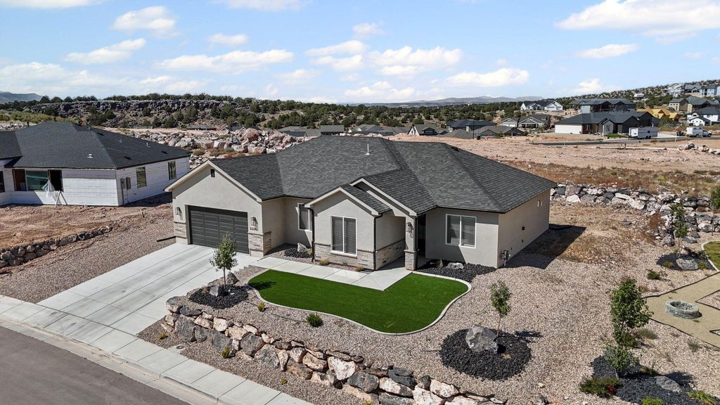 Photo of 2226 S 2925 W, Cedar City, UT 84720 (MLS # 113250)