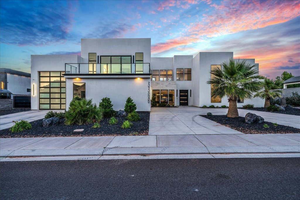 Photo of 3366 W 2100 S, Hurricane, UT 84737 (MLS # 116561)