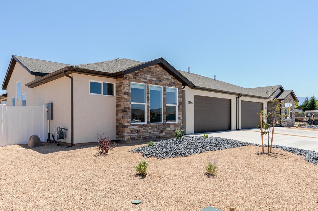 Photo of 1836 N Bald Eagle St, Cedar City, UT 84721 (MLS # 111286)