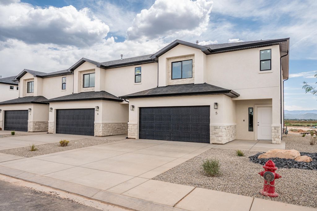 Photo of 51 S 4375 W #15, Cedar City, UT 84720 (MLS # 113396)