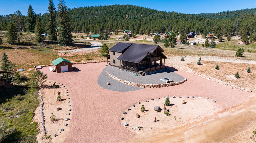 Photo of 245 N Apollo Trail, Duck Creek Village, UT 84762 (MLS # 111167)