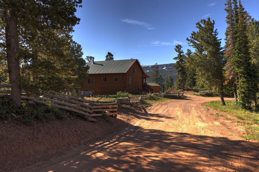 Photo of 1042 N Aspen DR, Brian Head, UT 84719 (MLS # 115300)