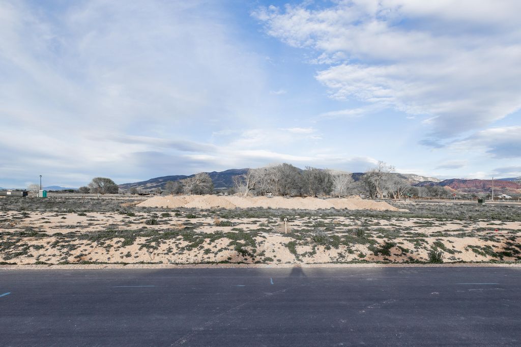 Photo of 2432 N Locust ST, Cedar City, UT 84721 (MLS # 115963)