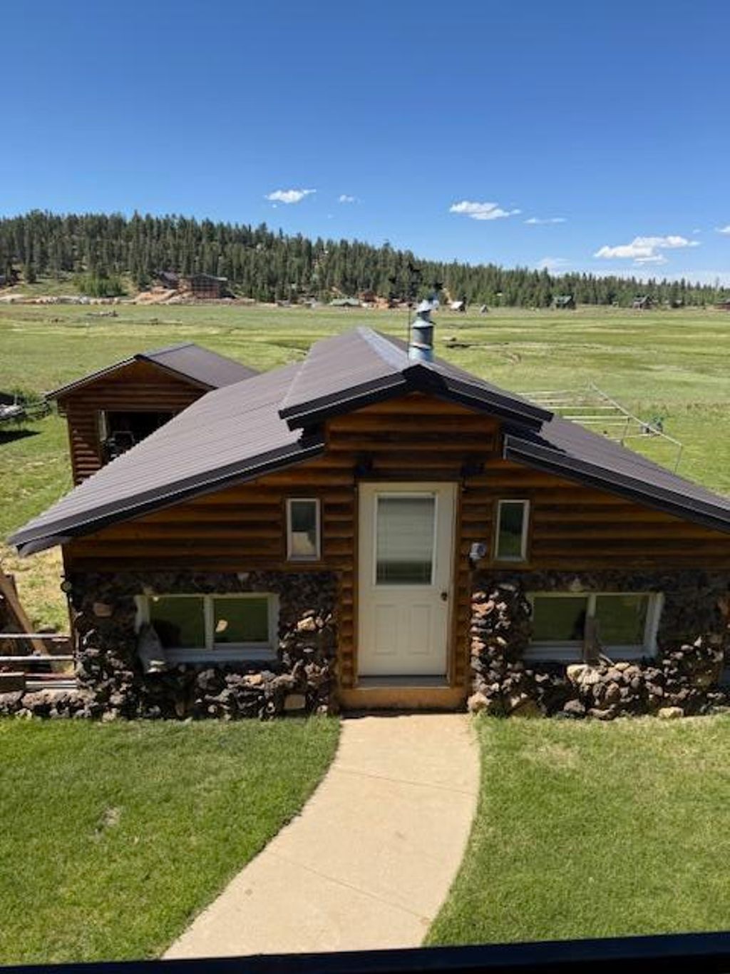 Photo of 935 Movie Ranch RD, Duck Creek Village, UT 84762 (MLS # 111827)