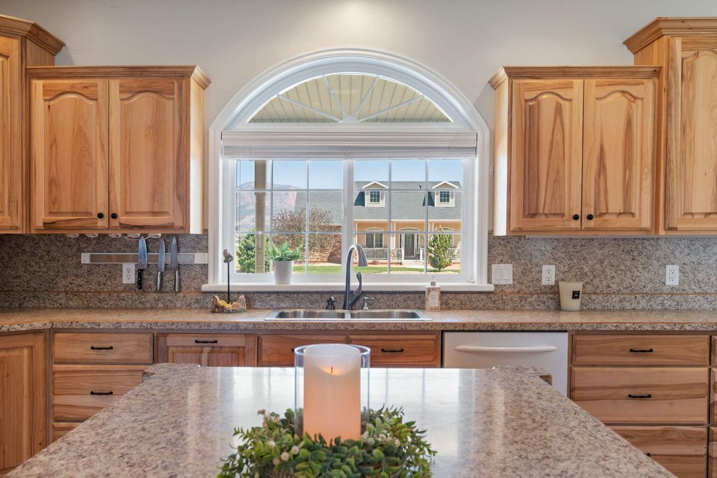 Photo of 668 S 800 E, New Harmony, UT 84757 (MLS # 116012)