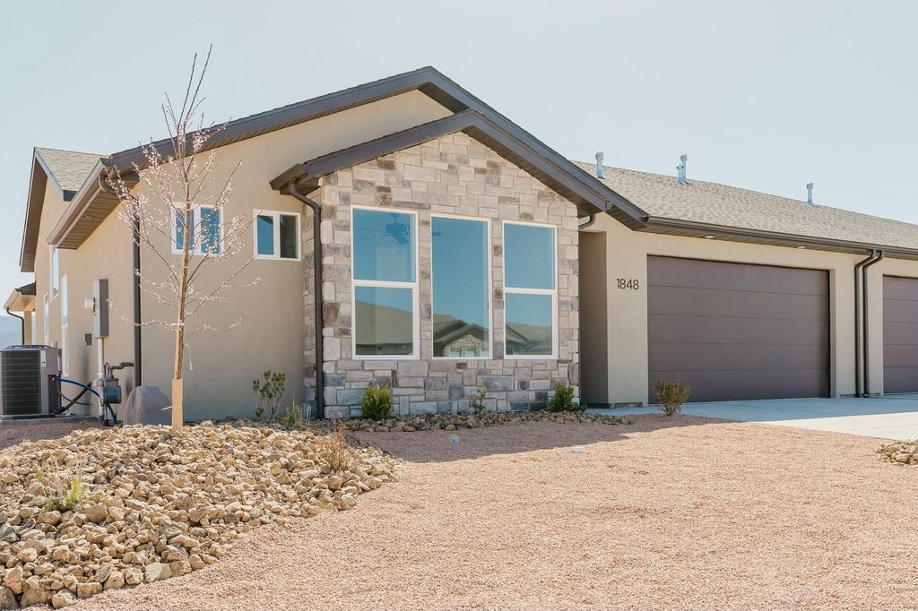 Photo of 1848 N Golden Eagle, Cedar City, UT 84721 (MLS # 109552)