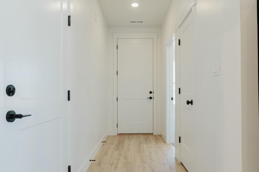 Photo of 1848 N Golden Eagle, Cedar City, UT 84721 (MLS # 109552)
