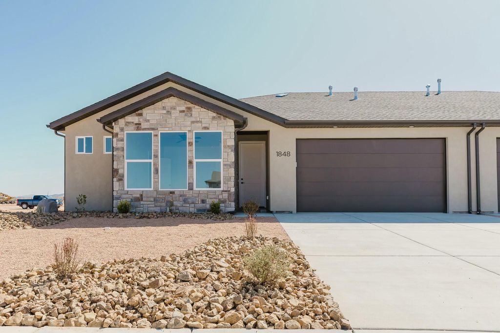 Photo of 1848 N Golden Eagle, Cedar City, UT 84721 (MLS # 109552)