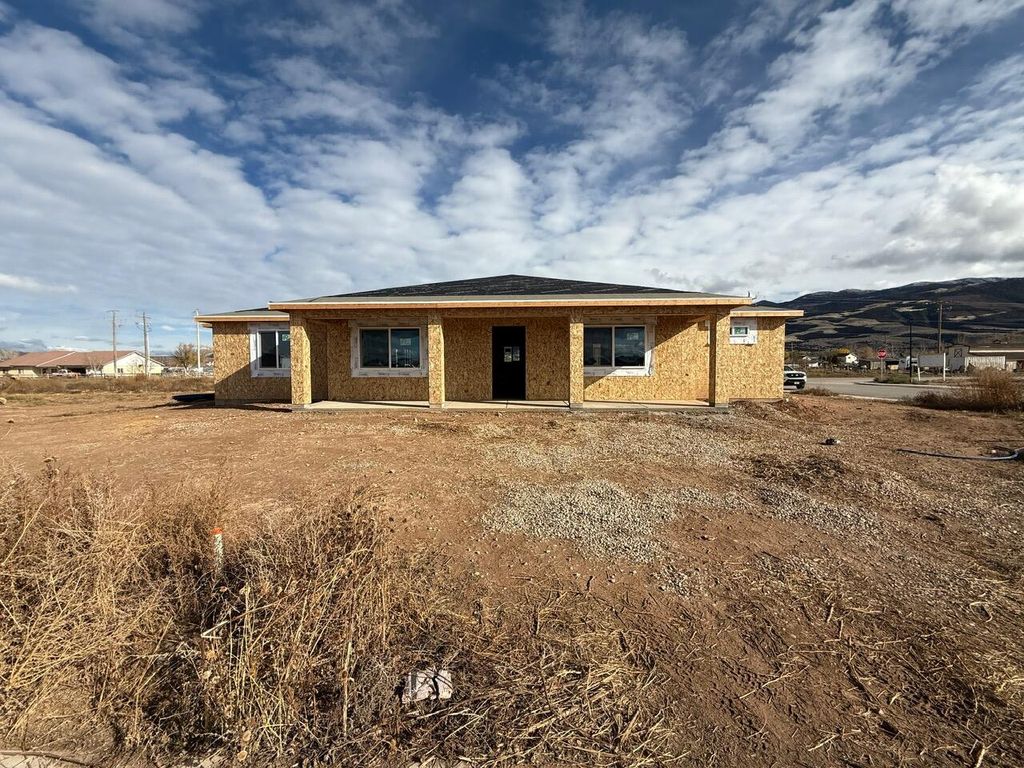 Photo of 985 E Winchester DR, Enoch, UT 84721 (MLS # 113898)