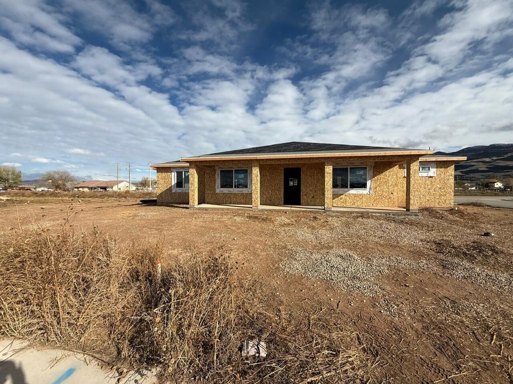Photo of 985 E Winchester DR, Enoch, UT 84721 (MLS # 113898)