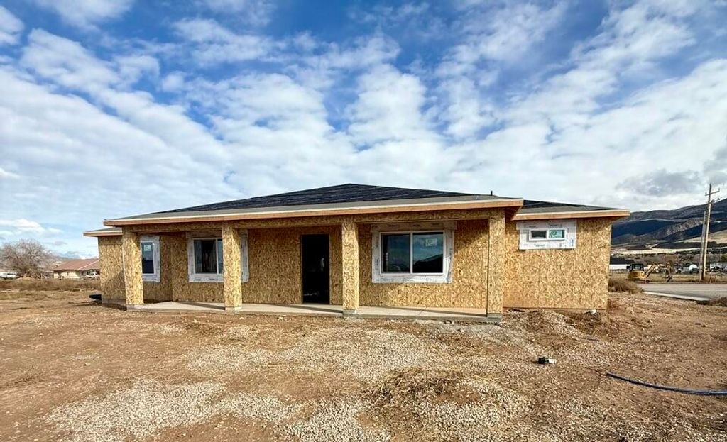 Photo of 985 E Winchester DR, Enoch, UT 84721 (MLS # 113898)