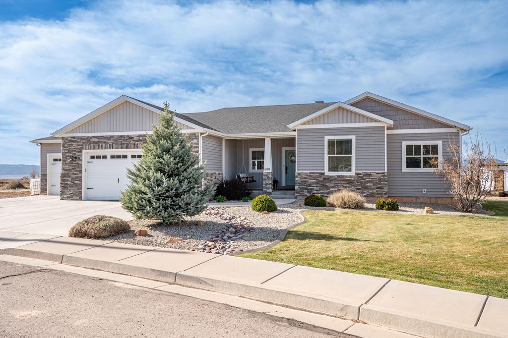 Photo of 688 W 325 N, Parowan, UT 84761 (MLS # 115354)