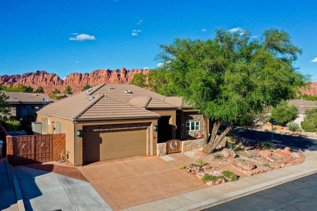 Photo of 140 N Tuacahn DR #16, Ivins, UT 84738 (MLS # 113492)