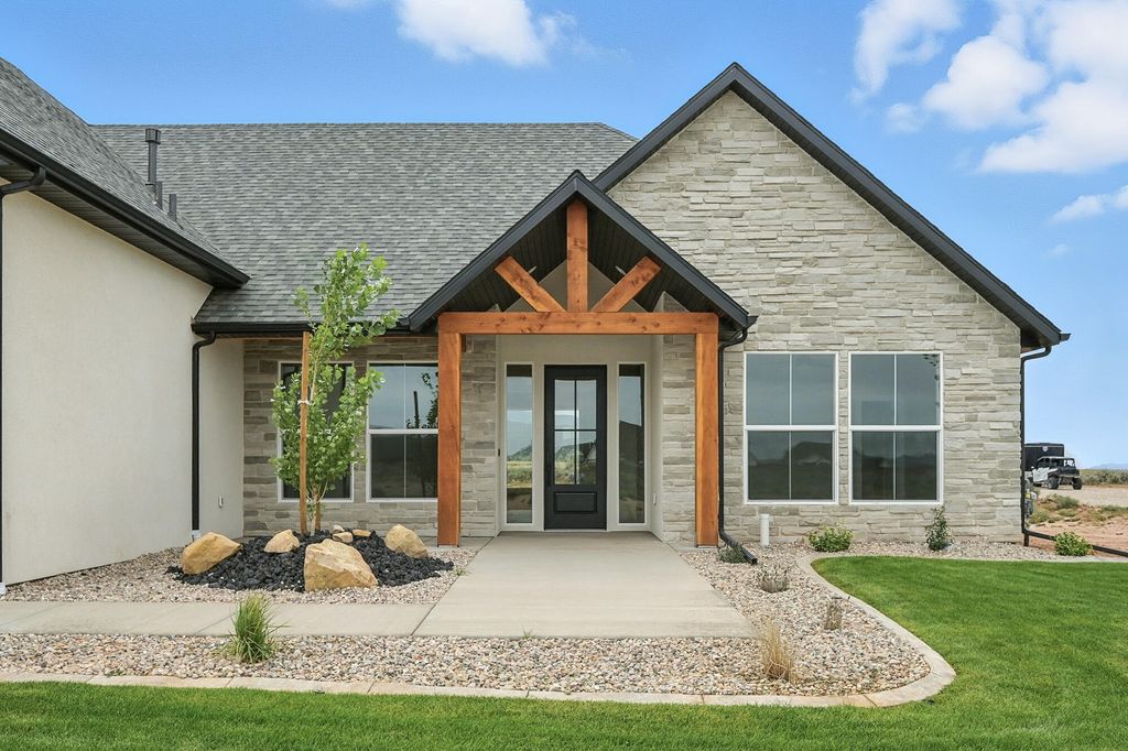 Photo of 4367 W 1900 S, Cedar City, UT 84720 (MLS # 114793)