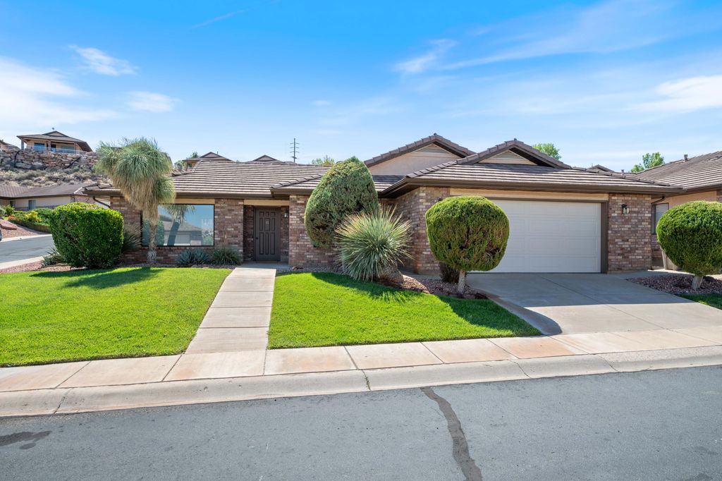 Photo of 853 W Hampton RD, Saint George, UT 84770 (MLS # 113181)