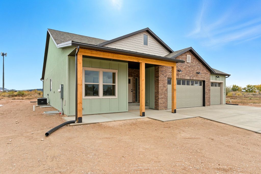 Photo of 4701 N 2000 W, Cedar City, UT 84721 (MLS # 112908)