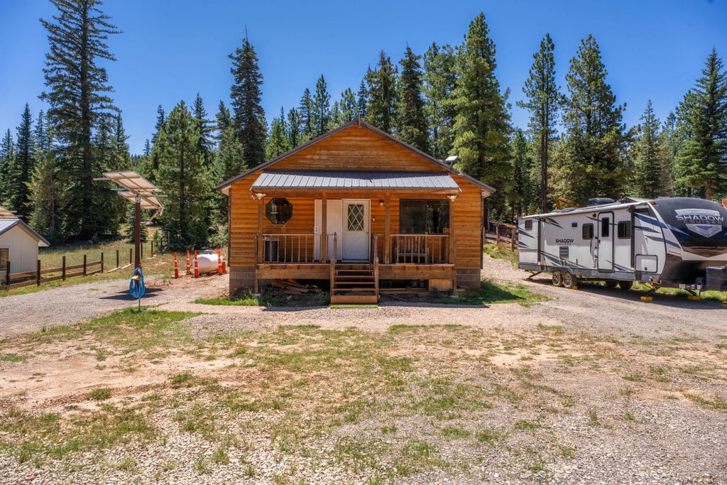 Photo of 1265 W Strawberry Point RD, Duck Creek Village, UT 84762 (MLS # 117494)