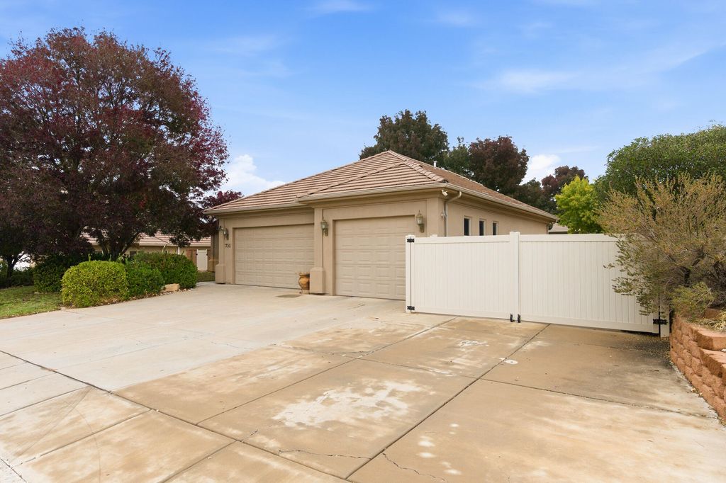 Photo of 731 E Castle Stone Dr Dr, Washington, UT 84780 (MLS # 113885)