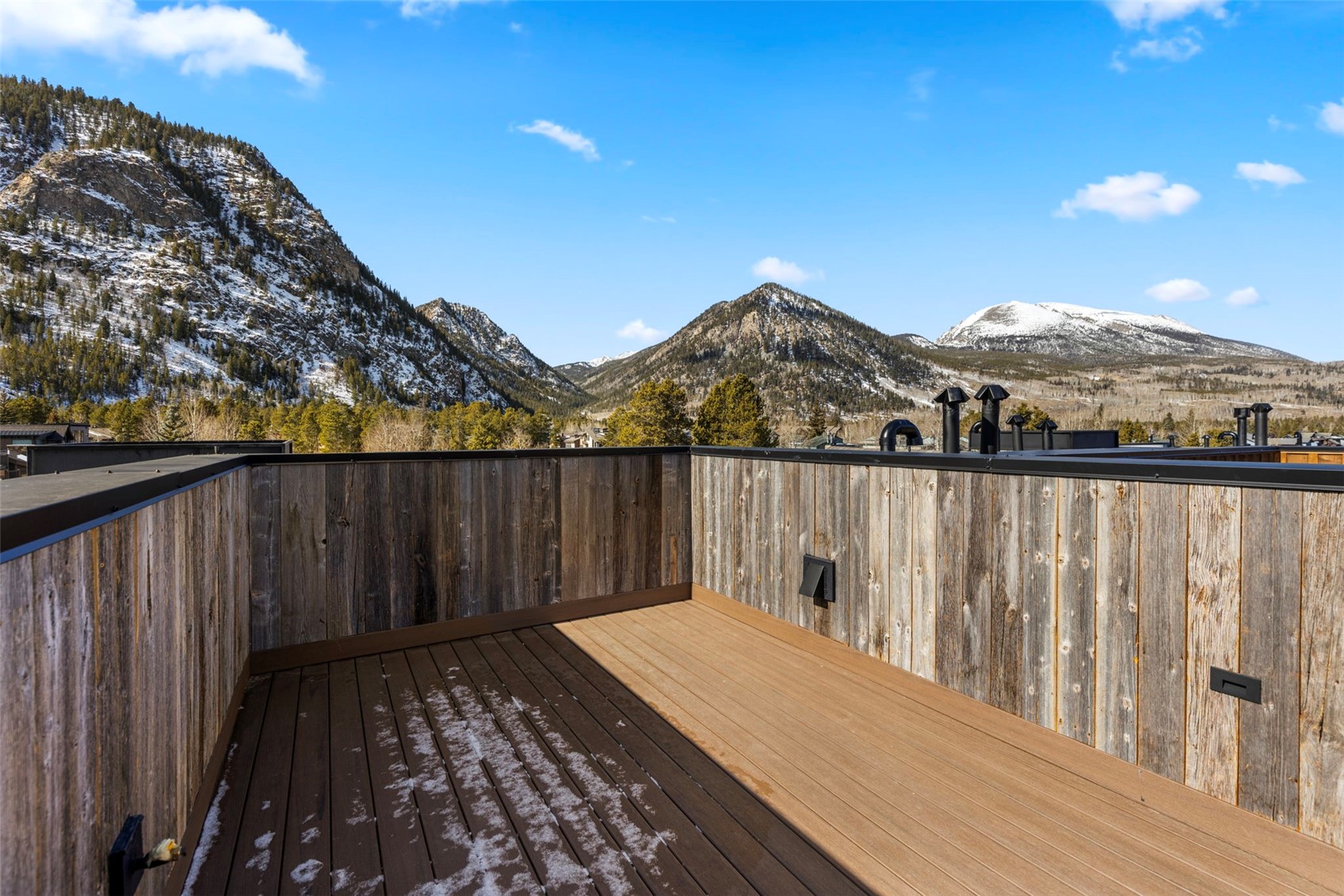 Frisco, Colorado, 80443, United States, 3 Bedrooms Bedrooms, ,3 BathroomsBathrooms,Residential,Active,2017487