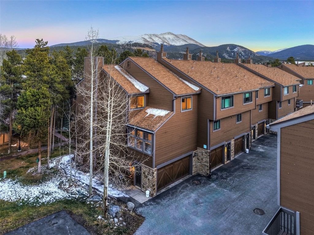 Photo of 270 PRIMROSE Path #33, Breckenridge, CO 80424 (MLS # S1064411)