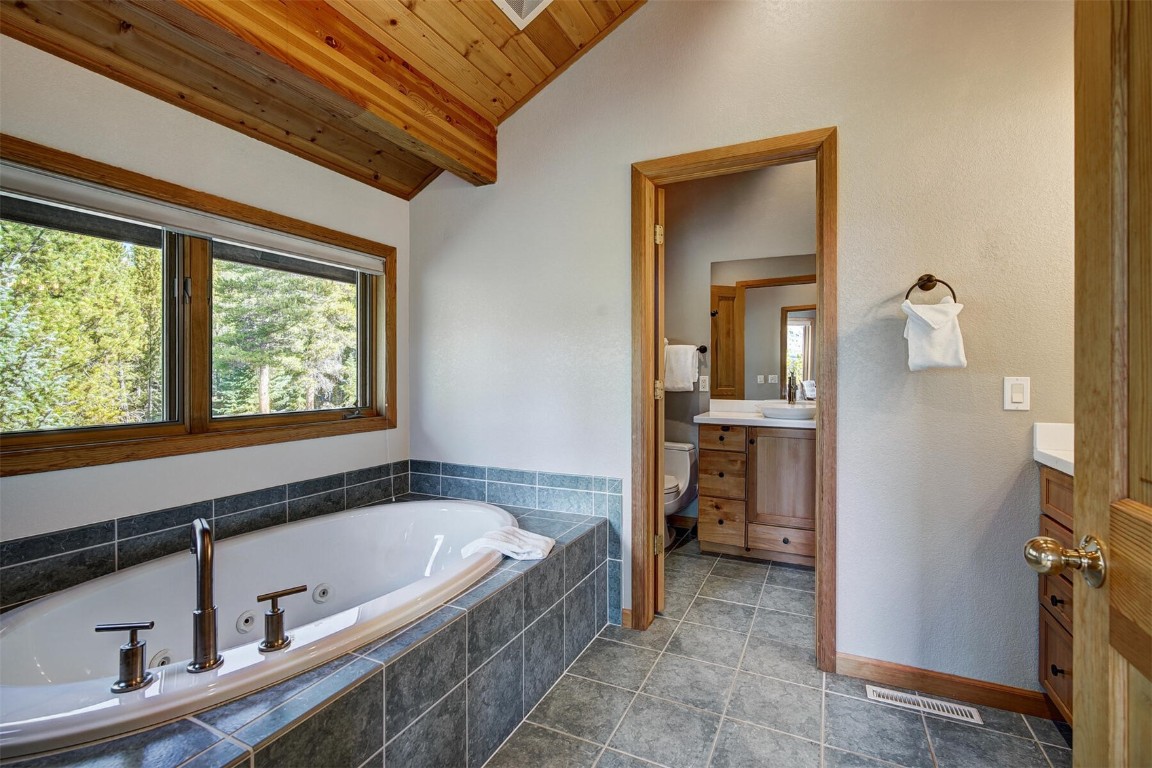 Breckenridge, Colorado, 80424, United States, 4 Bedrooms Bedrooms, ,6 BathroomsBathrooms,Residential,Active,2023843