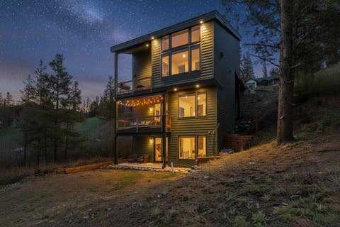 Photo of 581 Fairview Boulevard, Breckenridge, CO 80424 (MLS # S1070301)