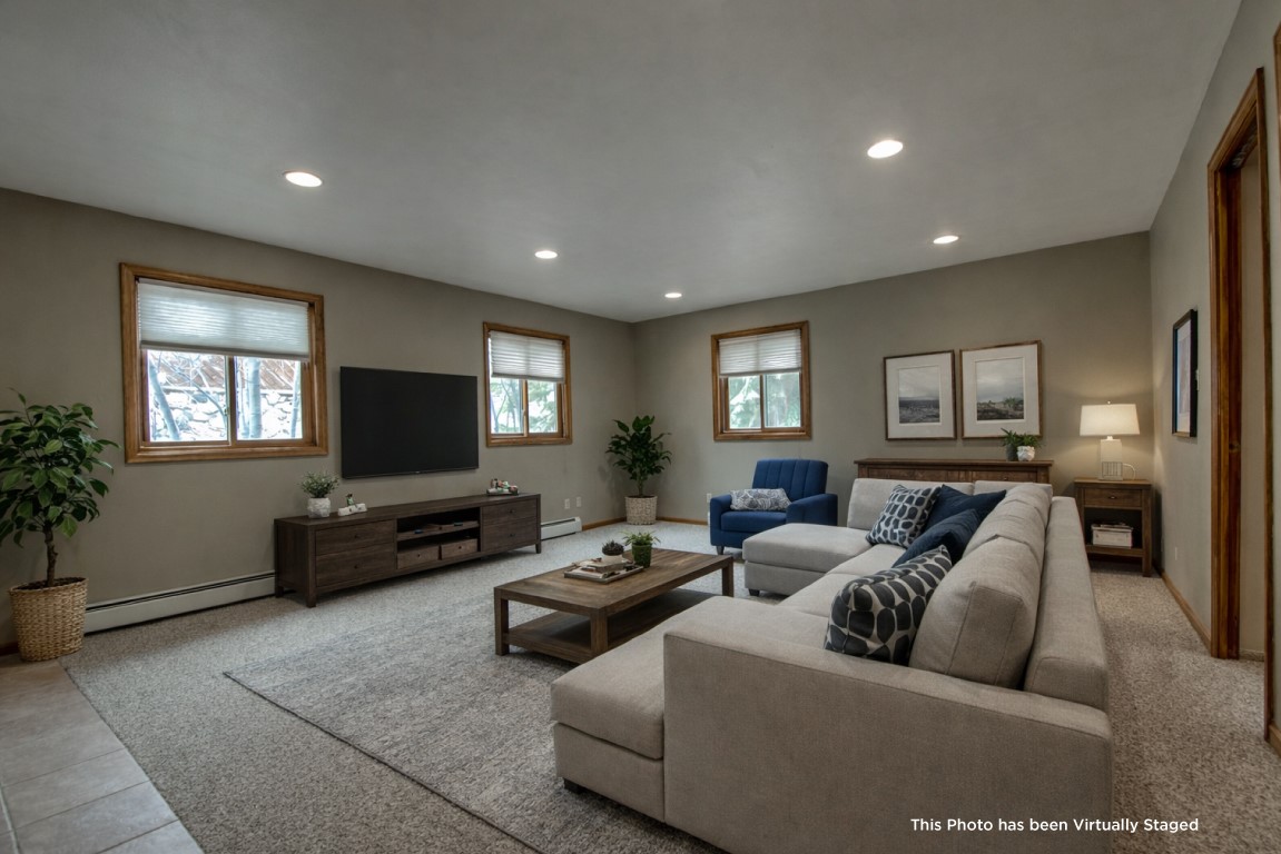 Silverthorne, Colorado, 80498, United States, 3 Bedrooms Bedrooms, ,3 BathroomsBathrooms,Residential,Active,2030595