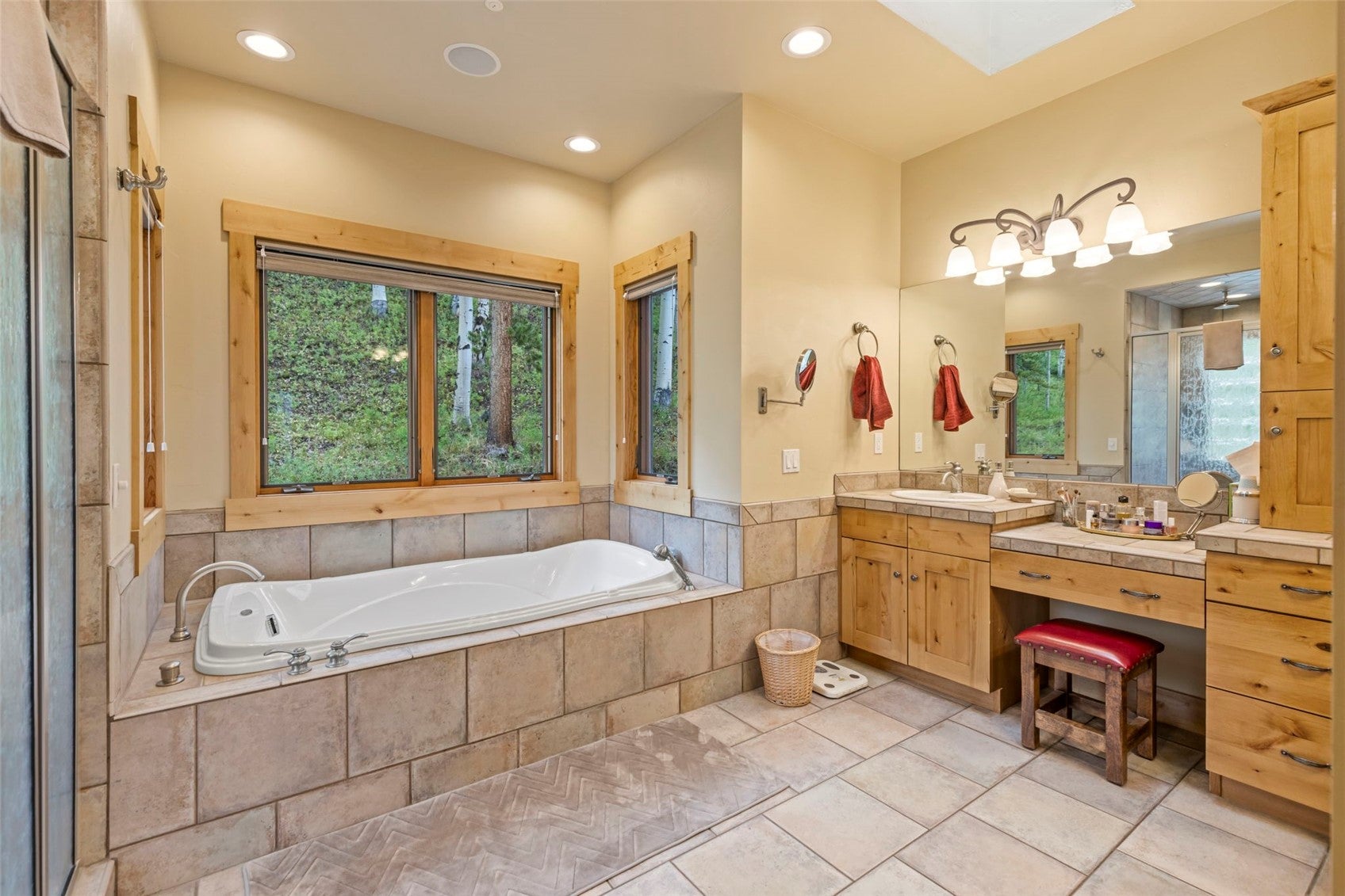 321 Lakeview Cir, Silverthorne, CO, 80498, USA, 3 Bedrooms Bedrooms, ,3 BathroomsBathrooms,Residential,Active,321 Lakeview Cir,S1070043