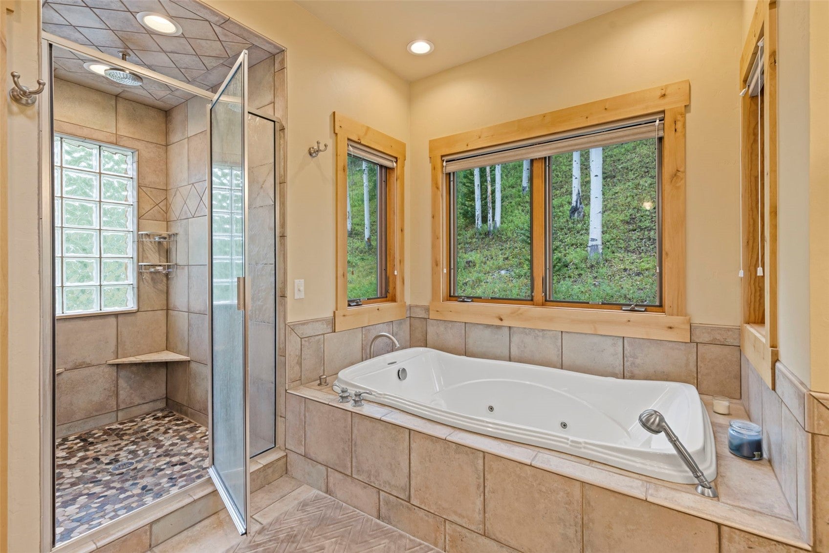 321 Lakeview Cir, Silverthorne, CO, 80498, USA, 3 Bedrooms Bedrooms, ,3 BathroomsBathrooms,Residential,Active,321 Lakeview Cir,S1070043