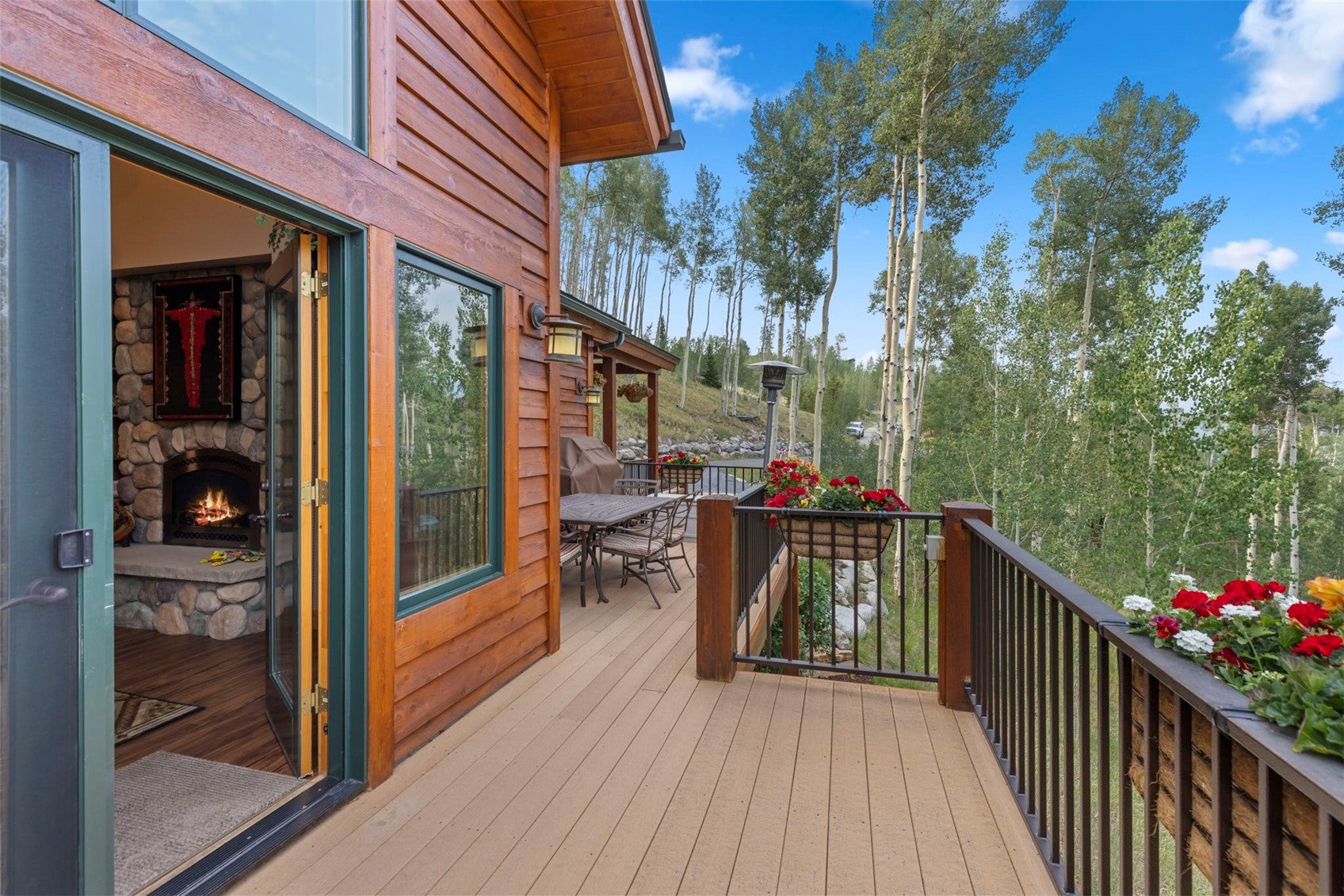 321 Lakeview Cir, Silverthorne, CO, 80498, USA, 3 Bedrooms Bedrooms, ,3 BathroomsBathrooms,Residential,Active,321 Lakeview Cir,S1070043