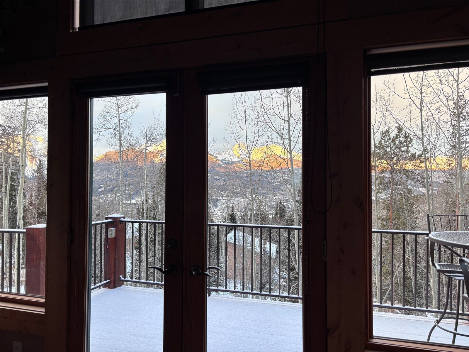 321 Lakeview Cir, Silverthorne, CO, 80498, USA, 3 Bedrooms Bedrooms, ,3 BathroomsBathrooms,Residential,Active,321 Lakeview Cir,S1070043