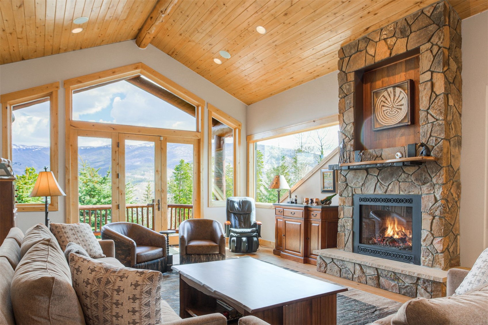Silverthorne, Colorado, 80498, United States, 5 Bedrooms Bedrooms, ,5 BathroomsBathrooms,Residential,Active,2036042