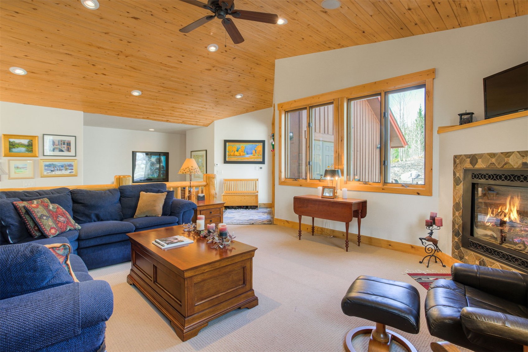 Silverthorne, Colorado, 80498, United States, 5 Bedrooms Bedrooms, ,5 BathroomsBathrooms,Residential,Active,2036042
