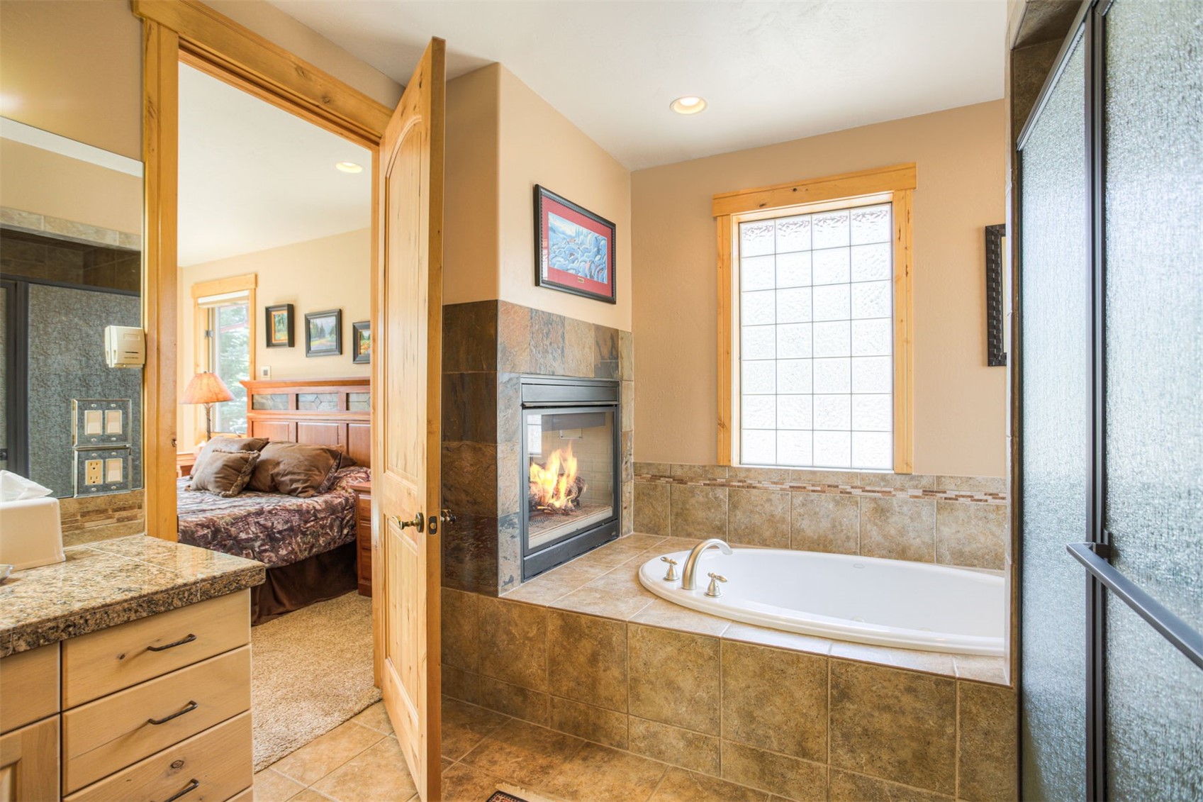 Silverthorne, Colorado, 80498, United States, 5 Bedrooms Bedrooms, ,5 BathroomsBathrooms,Residential,Active,2036042