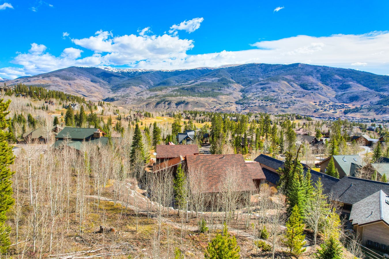 Silverthorne, Colorado, 80498, United States, 5 Bedrooms Bedrooms, ,5 BathroomsBathrooms,Residential,Active,2036042
