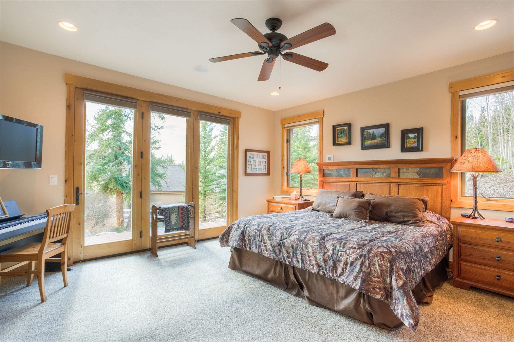 Silverthorne, Colorado, 80498, United States, 5 Bedrooms Bedrooms, ,5 BathroomsBathrooms,Residential,Active,2036042