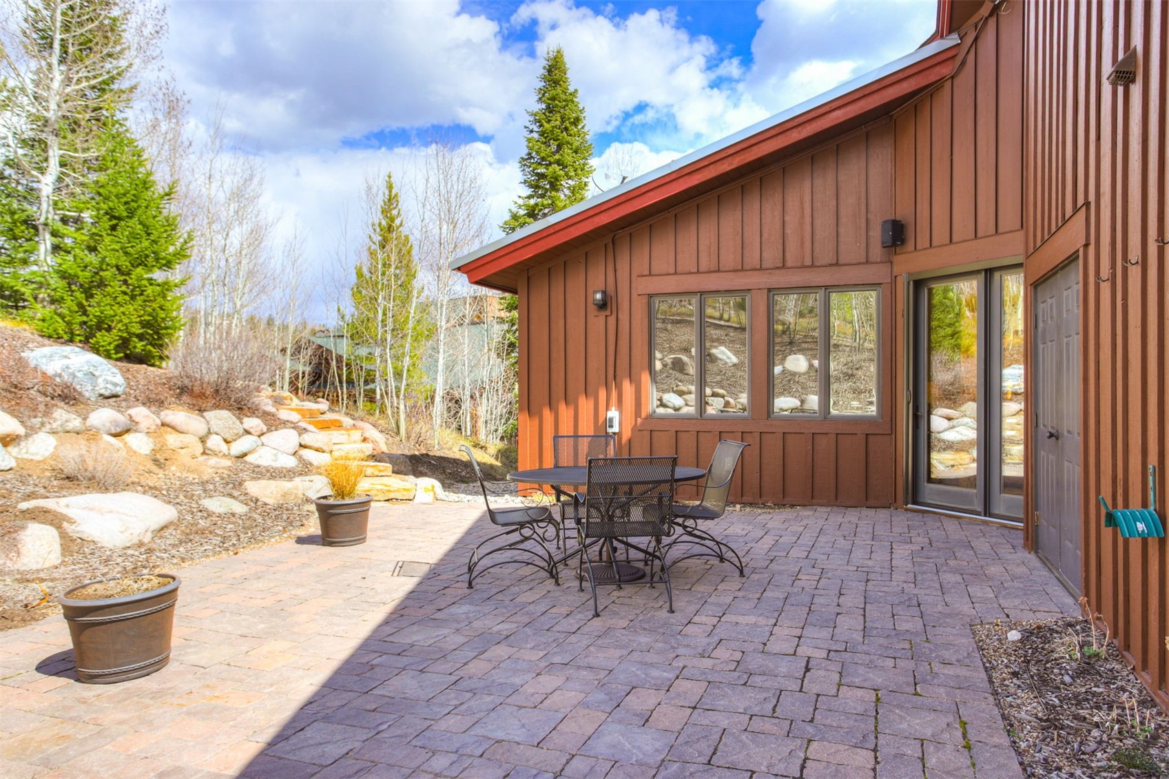 Silverthorne, Colorado, 80498, United States, 5 Bedrooms Bedrooms, ,5 BathroomsBathrooms,Residential,Active,2036042