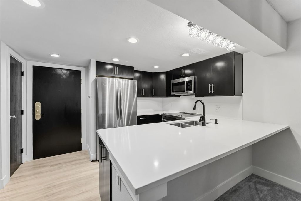 Photo of 158 Ten Mile Circle Cir #810, Frisco, CO 80443 (MLS # S1063857)