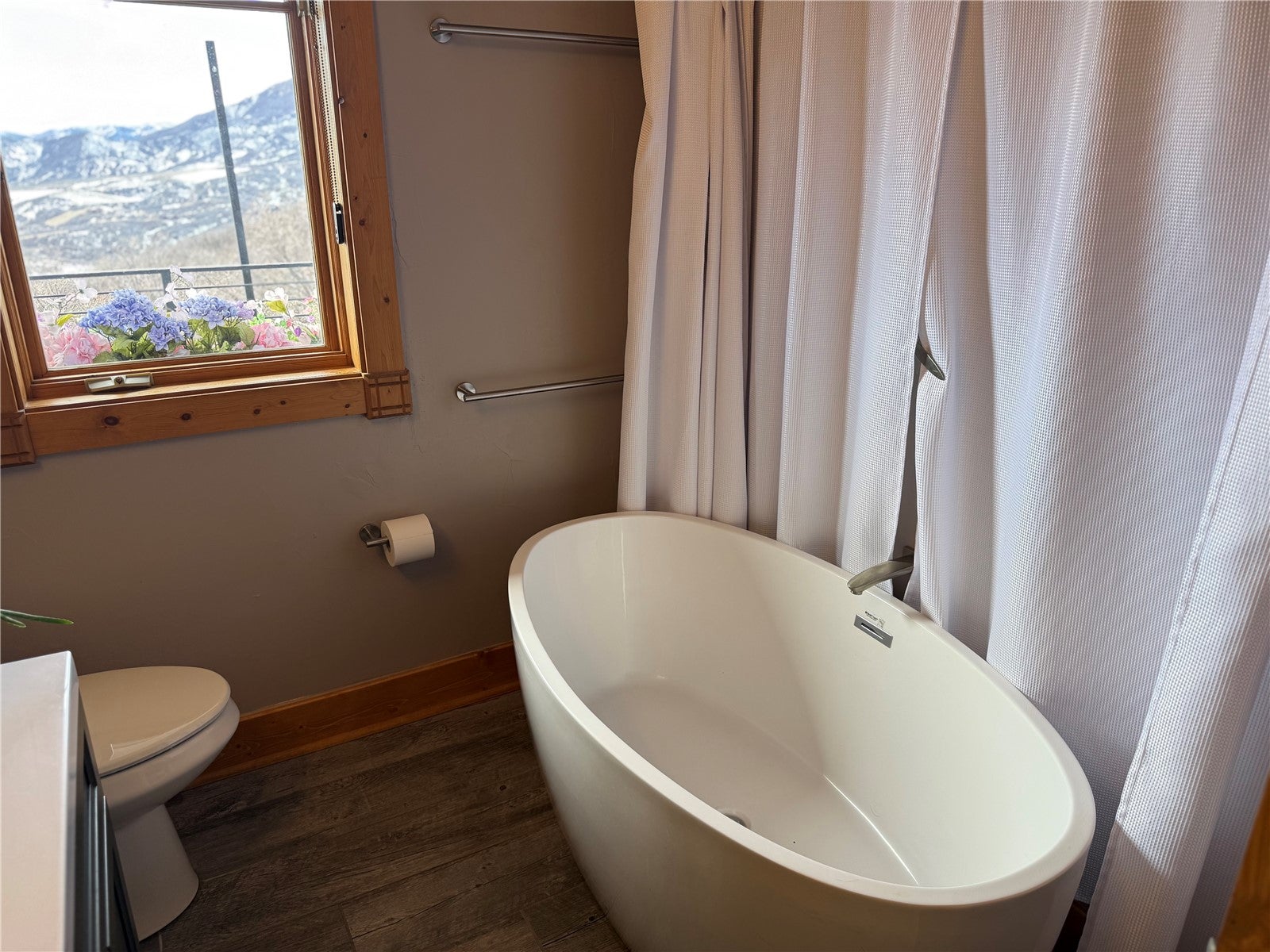 Steamboat Springs, Colorado, 80487, United States, 3 Bedrooms Bedrooms, ,3 BathroomsBathrooms,Residential,Active,2026812