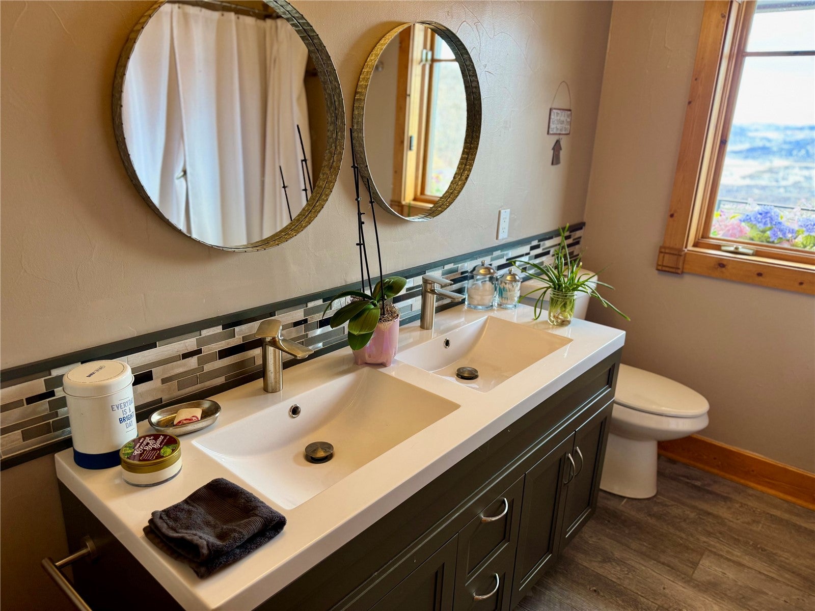 Steamboat Springs, Colorado, 80487, United States, 3 Bedrooms Bedrooms, ,3 BathroomsBathrooms,Residential,Active,2026812